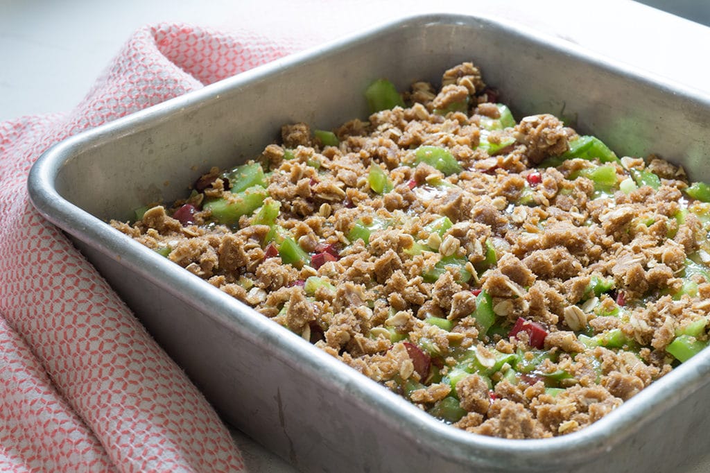 Rhubarb Crunch with crumble topping