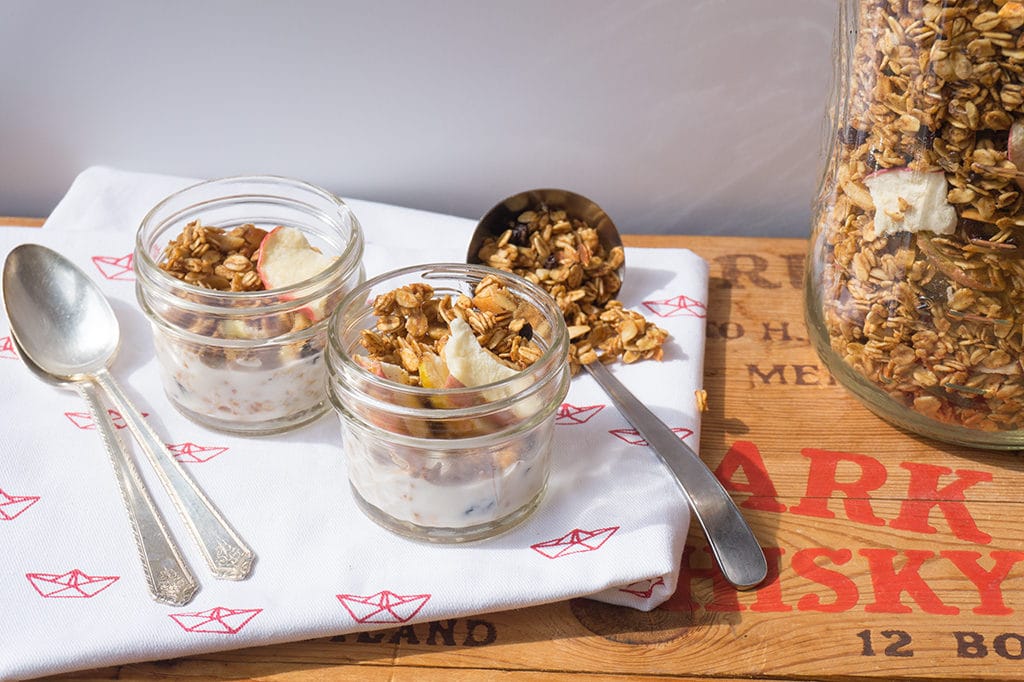 Apple-Currant Granola