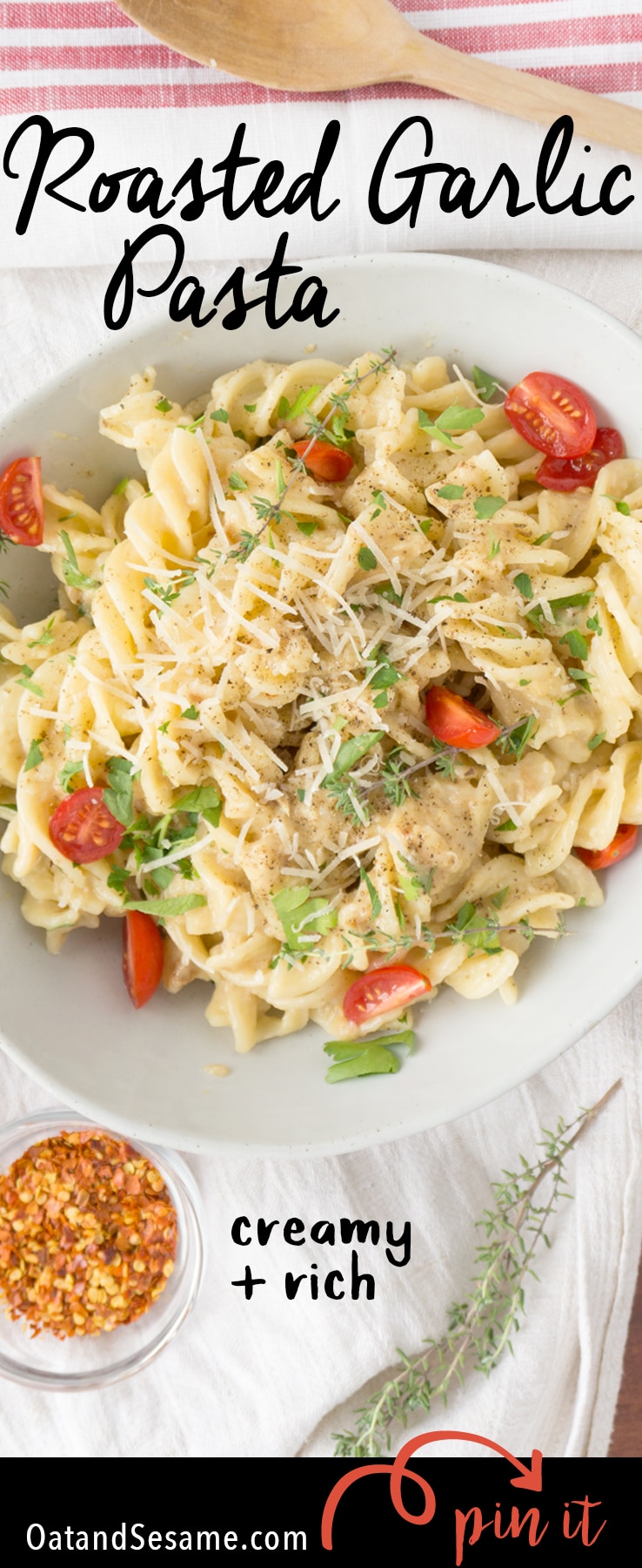 Creamy Roasted Garlic Pasta Sauce - in Under 30 Min you can enjoy this rich garlicky pasta tossed with tomatoes and fresh parsley to balance it out | #GARLIC | #PASTA | #Recipe at OatandSesame.com