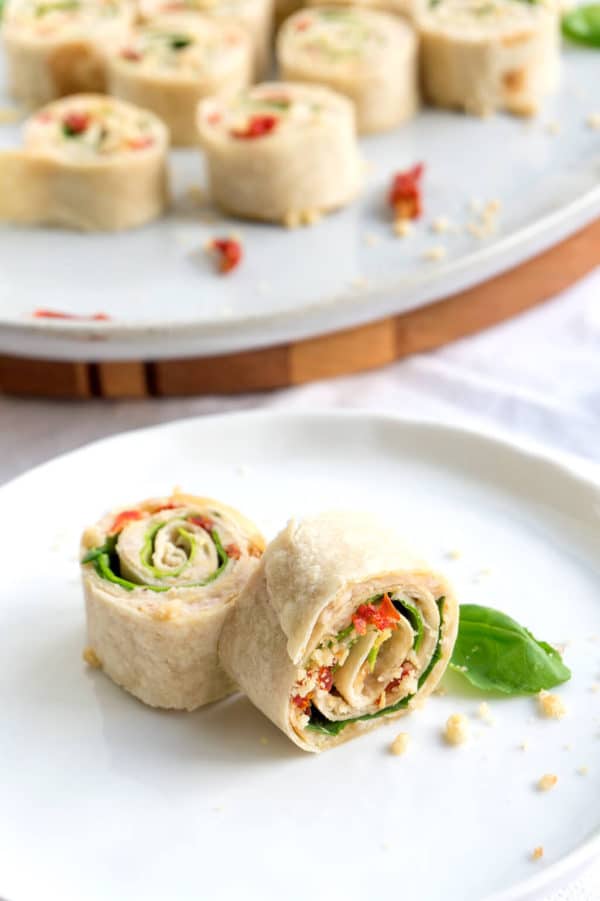 Sun-Dried Tomato, Basil and Spinach Pinwheels - Oat&Sesame