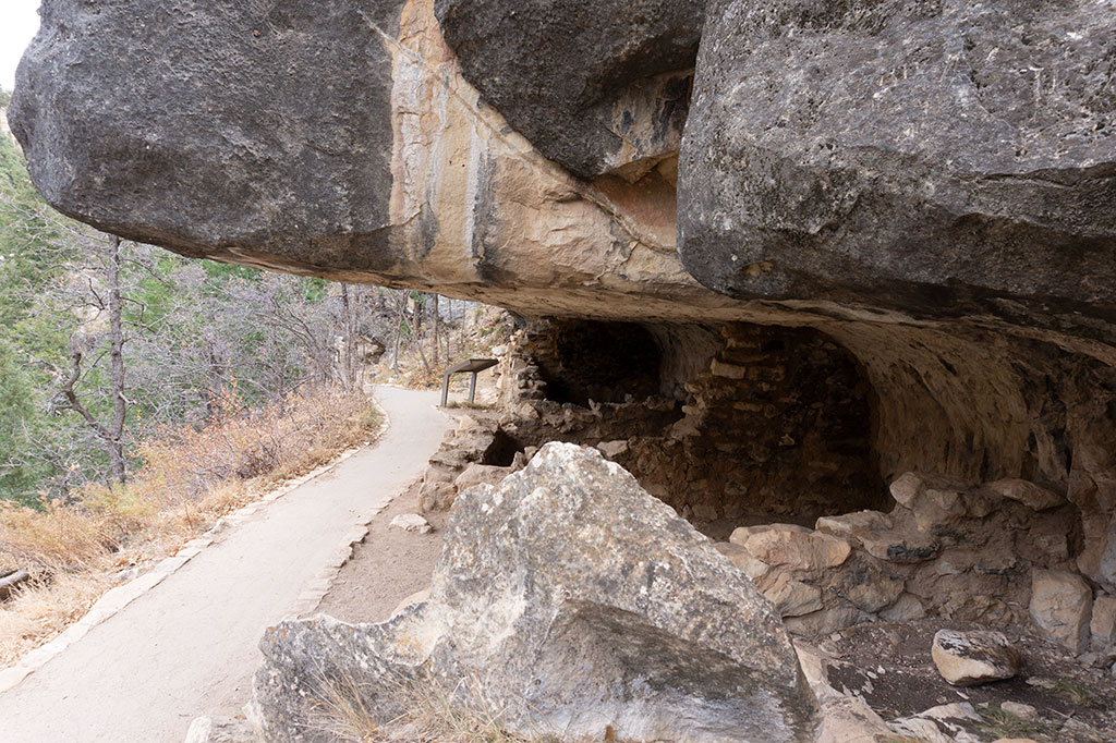 Walnut Canyon Cliff Dwelling