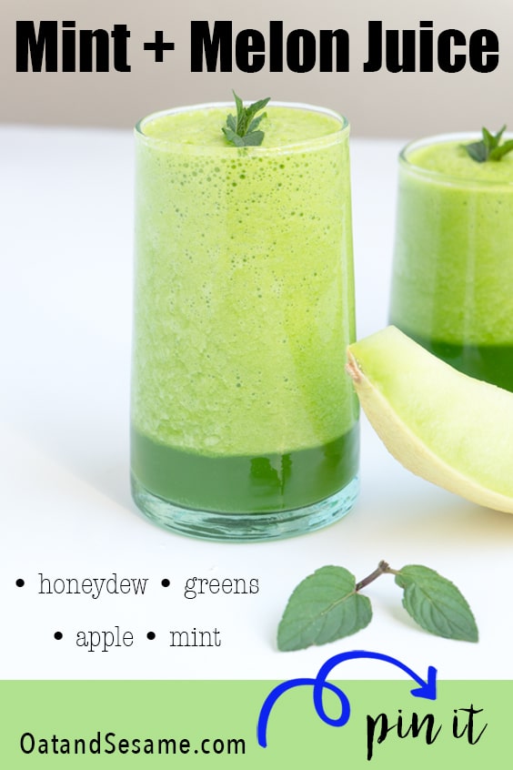 green juice smoothie in a mason jar