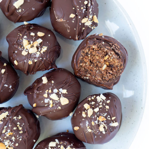 Healthy Chocolate Peanut Butter Date Balls - Oat&Sesame