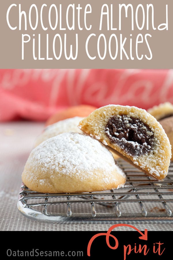 Pillow Cookie with chocolate middle