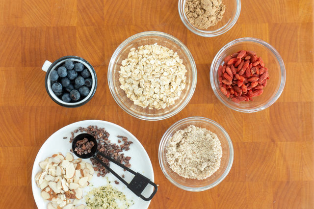 Superfood Oatmeal Bowl with Goji Berries + Cacao Nibs - Oat&Sesame